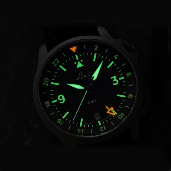 Laco Pilot Frankfurt 40 GMT Grau Watch Dark Shot